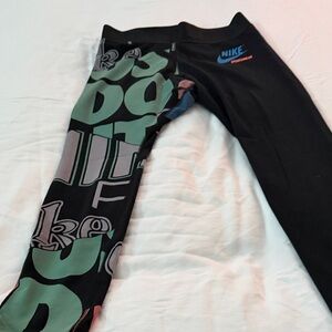 Nike Leggings - Black and Green Graphic